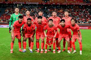 足球报：国足惨败士气、势头失控，战塔吉克斯坦是最后救赎机会