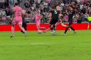 俱乐部再多踢几年！梅西这个进球把迈阿密球迷给看爽了